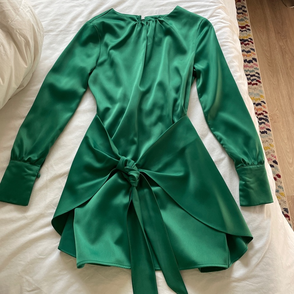 Midi long sleeve green dress! Worn once!